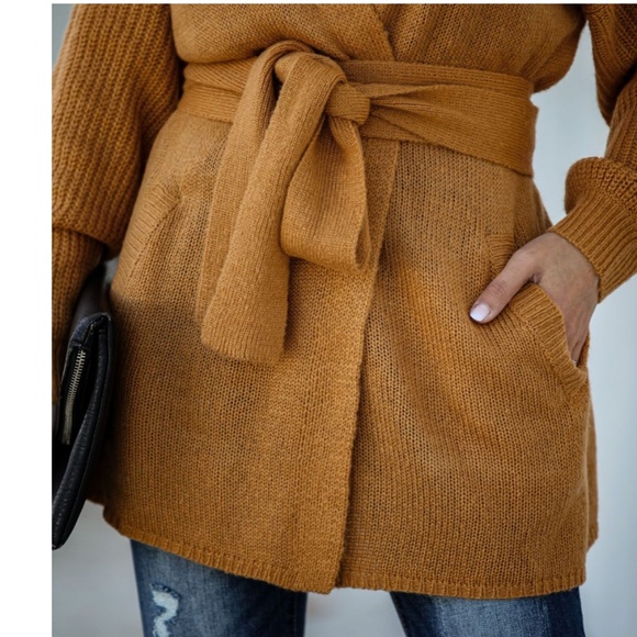 NOEL Pocketed Cardigan - Picture 2 of 7